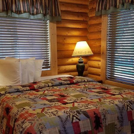 High Country Lodge And Cabins Пагоса Спрингс Екстериор снимка