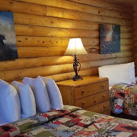 High Country Lodge And Cabins Пагоса Спрингс Екстериор снимка