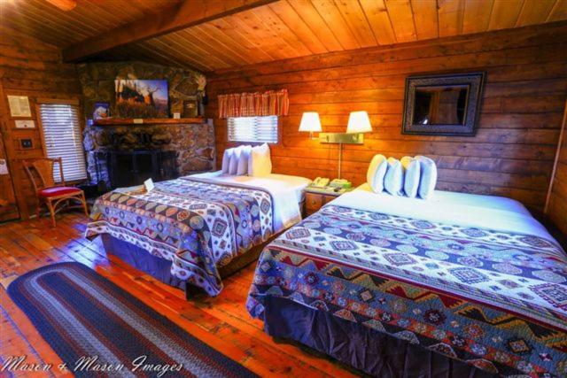 High Country Lodge And Cabins Пагоса Спрингс Екстериор снимка